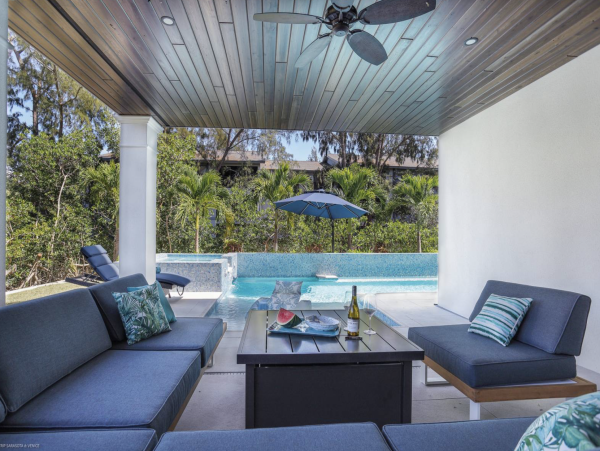 Luxurious Vacation Pool Home in Siesta Key 5 min walk to beach